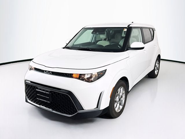 Certified 2023 Kia Soul LX w/ LX Technology Package FWD image 1