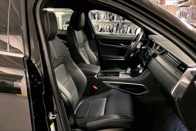 Certified 2025 Jaguar F-PACE R-Dynamic S image 6