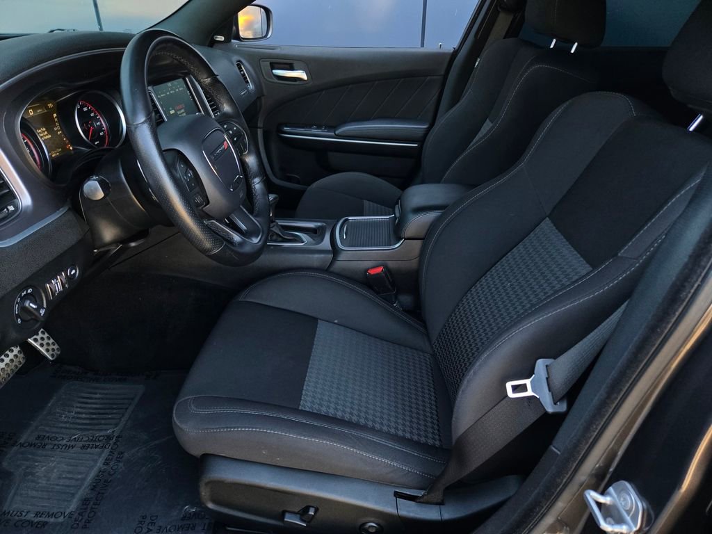 Used 2019 Dodge Charger R/T w/ Navigation & Travel Group image 18