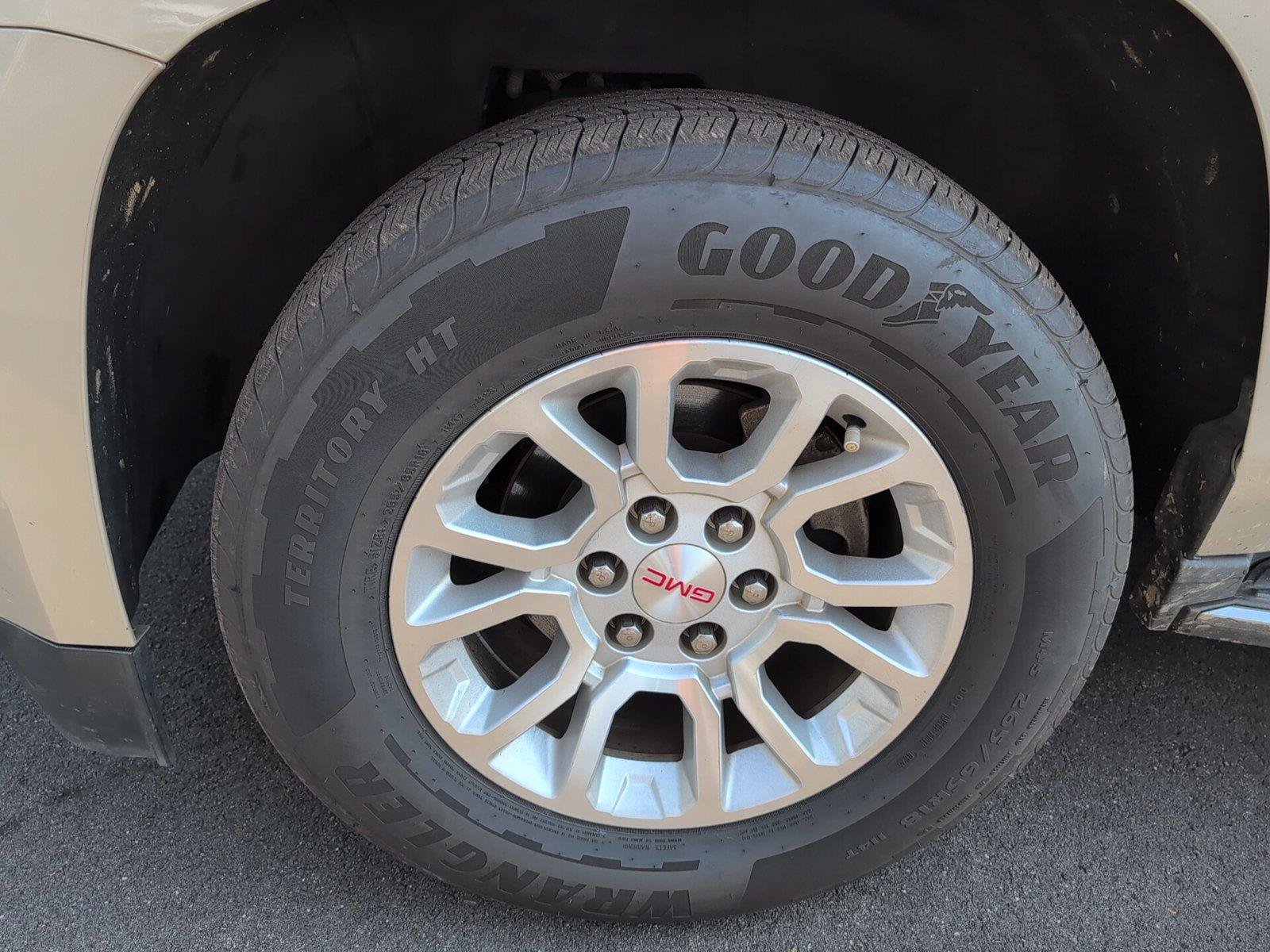 Used 2015 GMC Yukon SLE RWD image 11