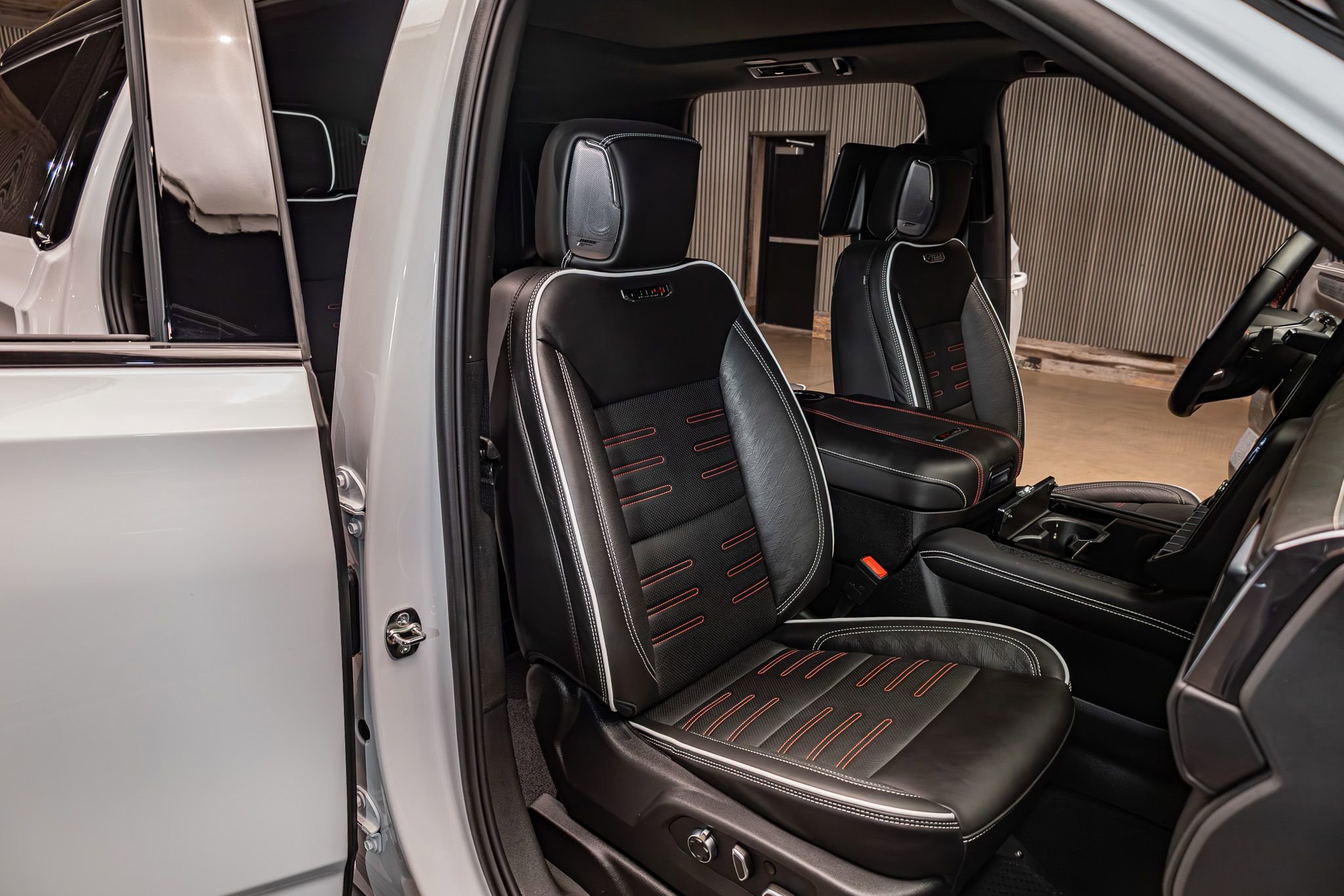 Used 2026 GMC Yukon AT4 Ultimate AWD/4WD image 28