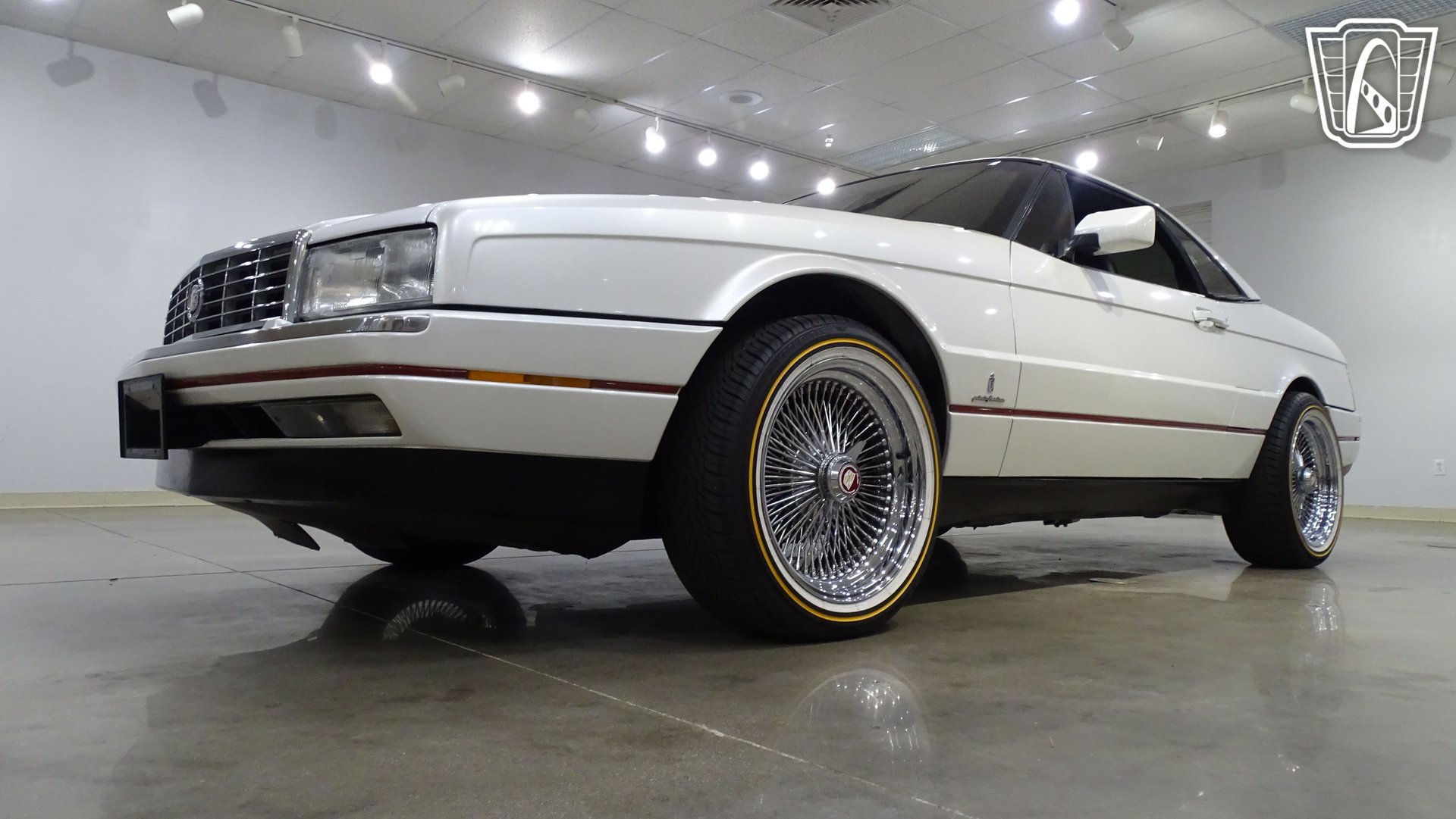 Used 1991 Cadillac Allante FWD image 4