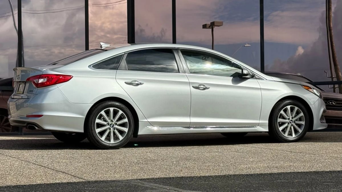 Used 2016 Hyundai Sonata Limited image 11