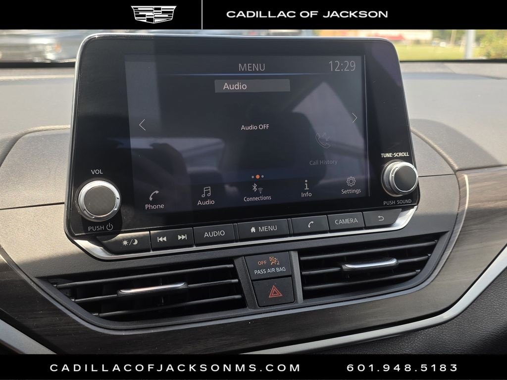 Used 2025 Nissan Altima 2.5 SV FWD image 11