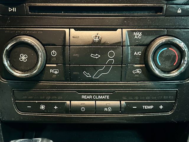 Used 2016 Ford Explorer XLT image 16