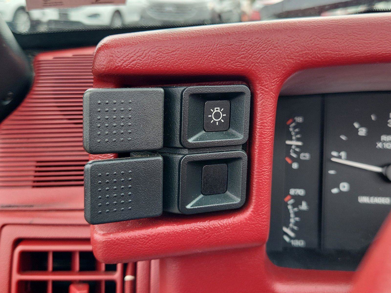 Used 1992 Ford Mustang LX RWD image 17