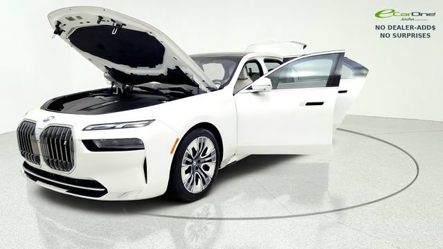 Used 2023 BMW i7 xDrive60 AWD/4WD image 13