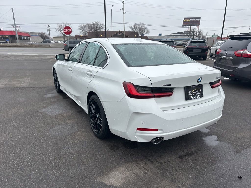 Used 2025 BMW 330i xDrive Sedan image 4