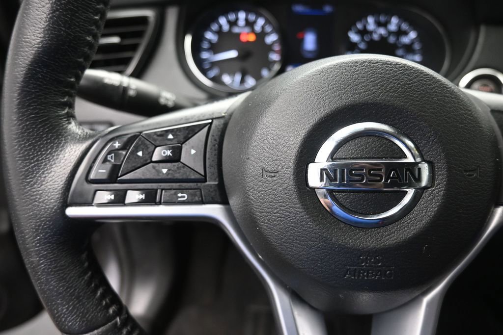 Used 2019 Nissan Rogue SL FWD image 15
