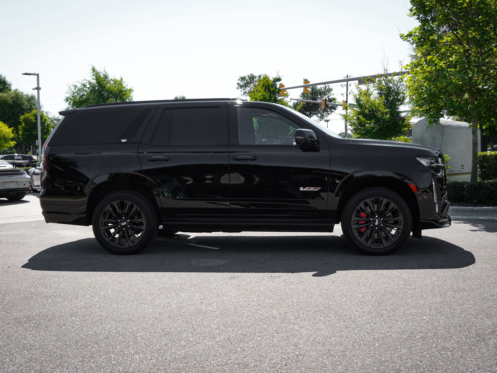 Used 2023 Cadillac Escalade V w/ LPO, ONYX Package AWD/4WD image 11