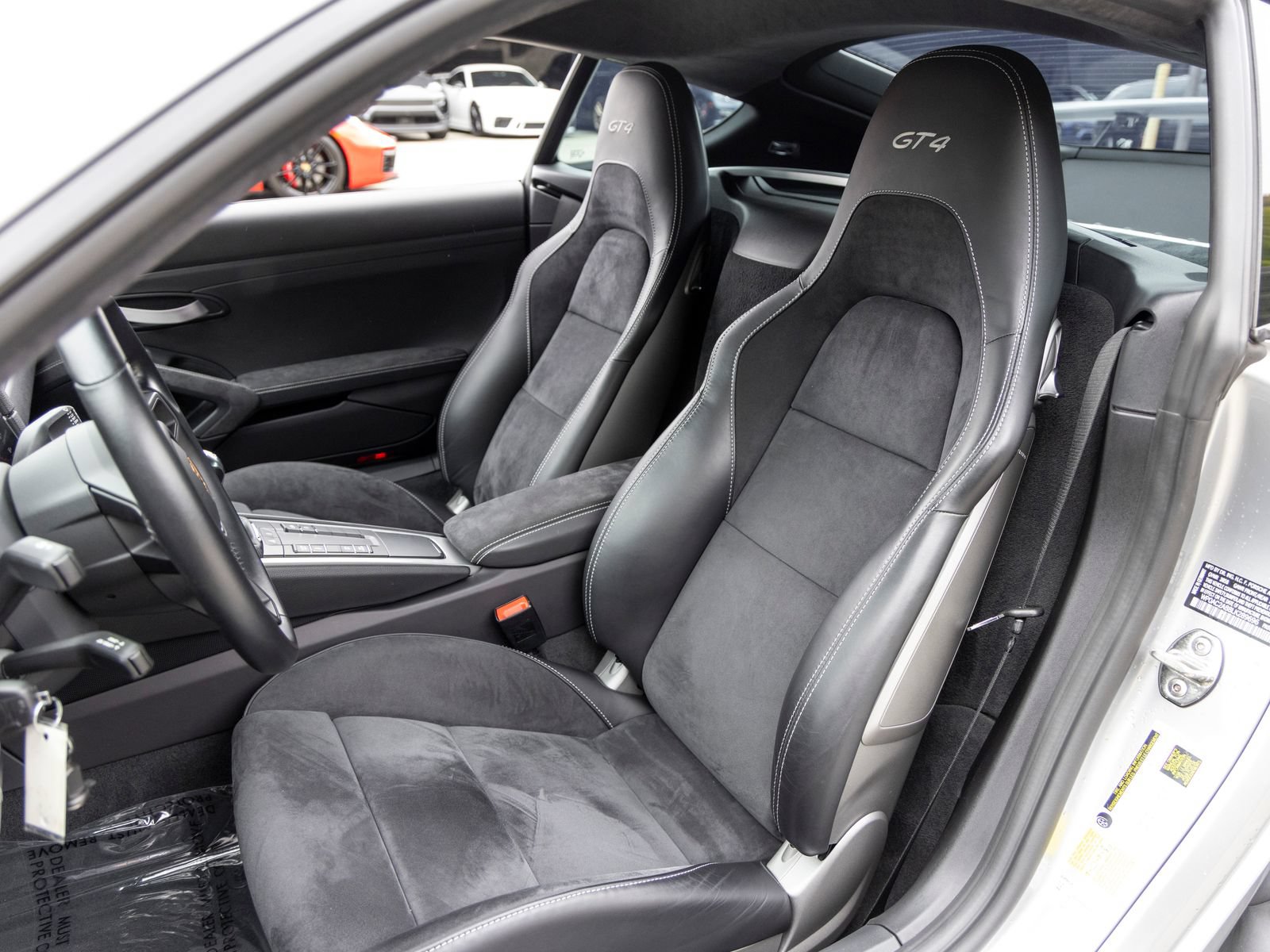 Certified 2020 Porsche 718 Cayman GT4 RWD image 5