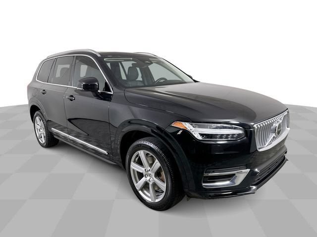 Used 2024 Volvo XC90 B5 Core AWD/4WD image 2