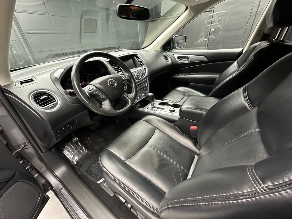 Used 2019 Nissan Pathfinder SL AWD/4WD image 17