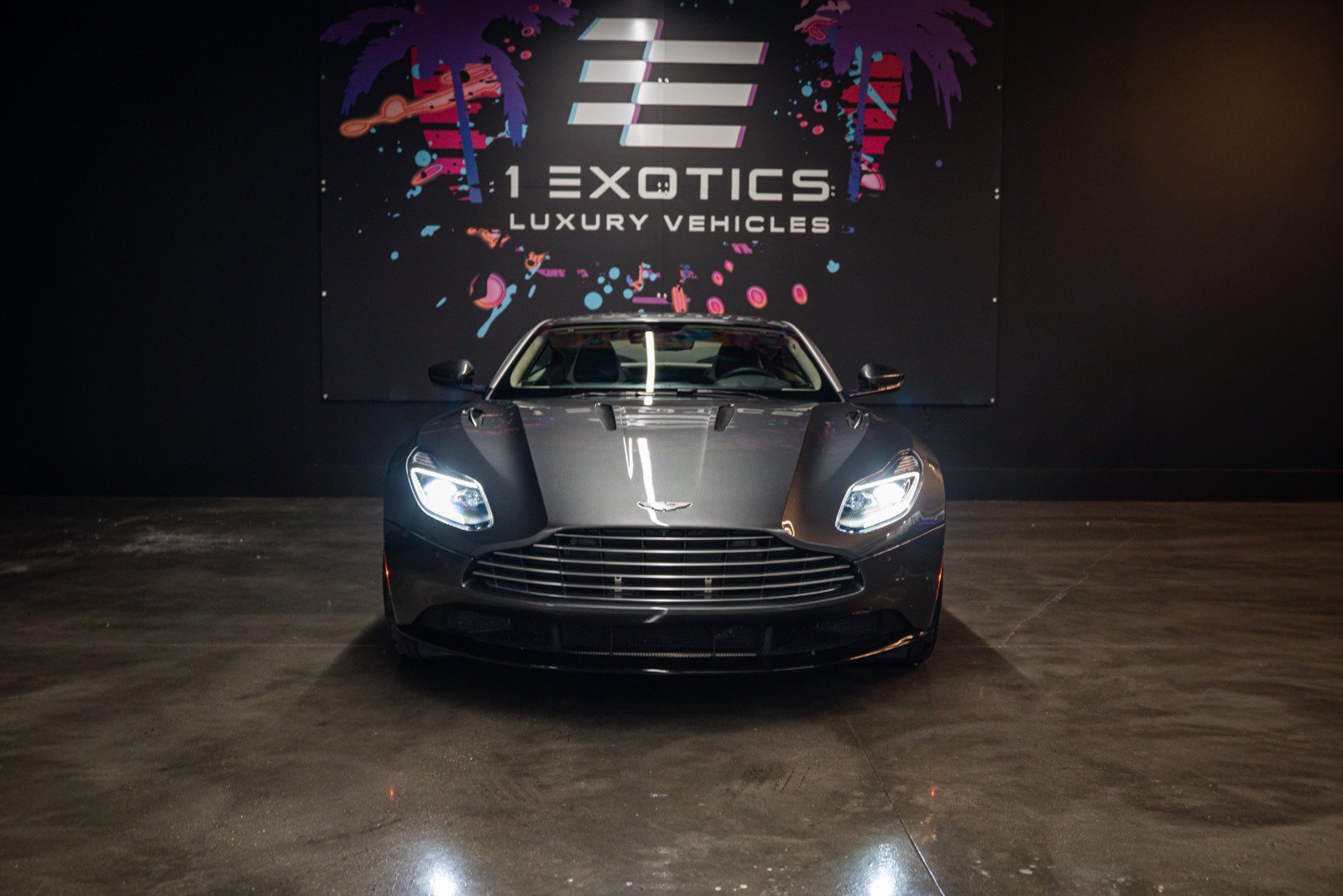 Used 2017 Aston Martin DB11 V12 RWD image 3