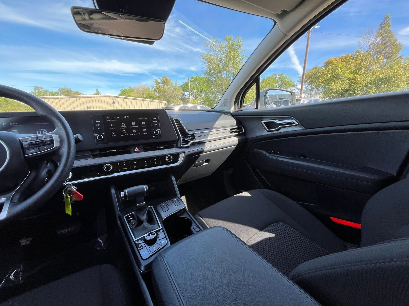 Used 2025 Kia Sportage LX image 34