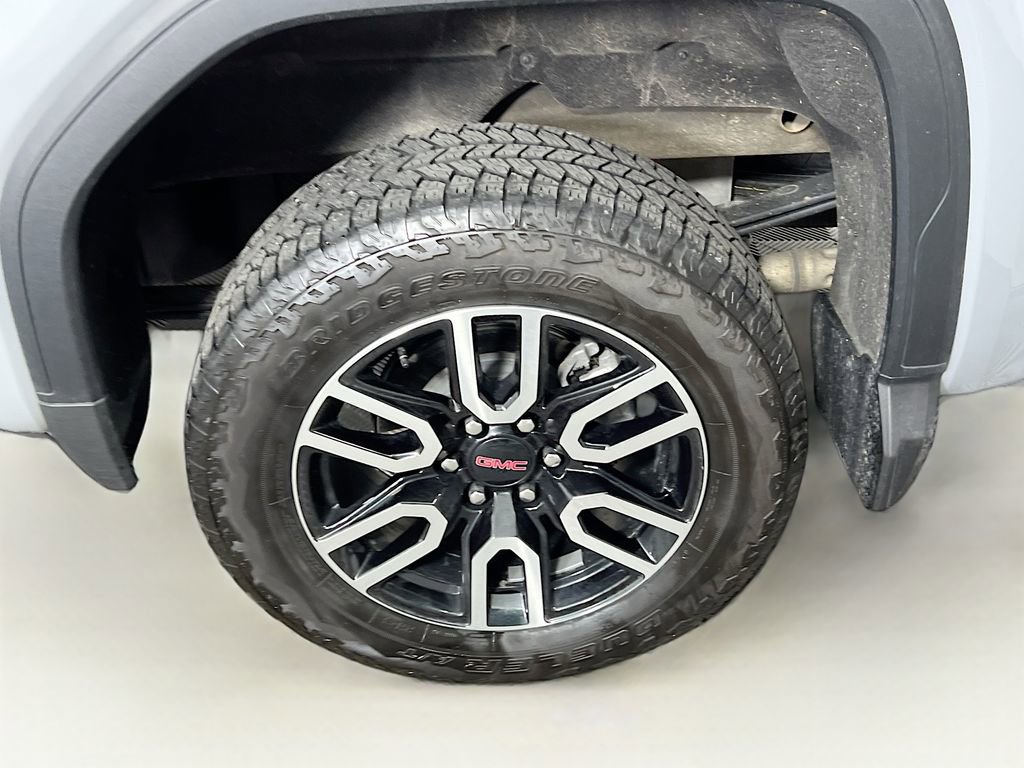 Certified 2025 GMC Sierra 1500 AT4 w/ AT4 Premium Package AWD/4WD image 28