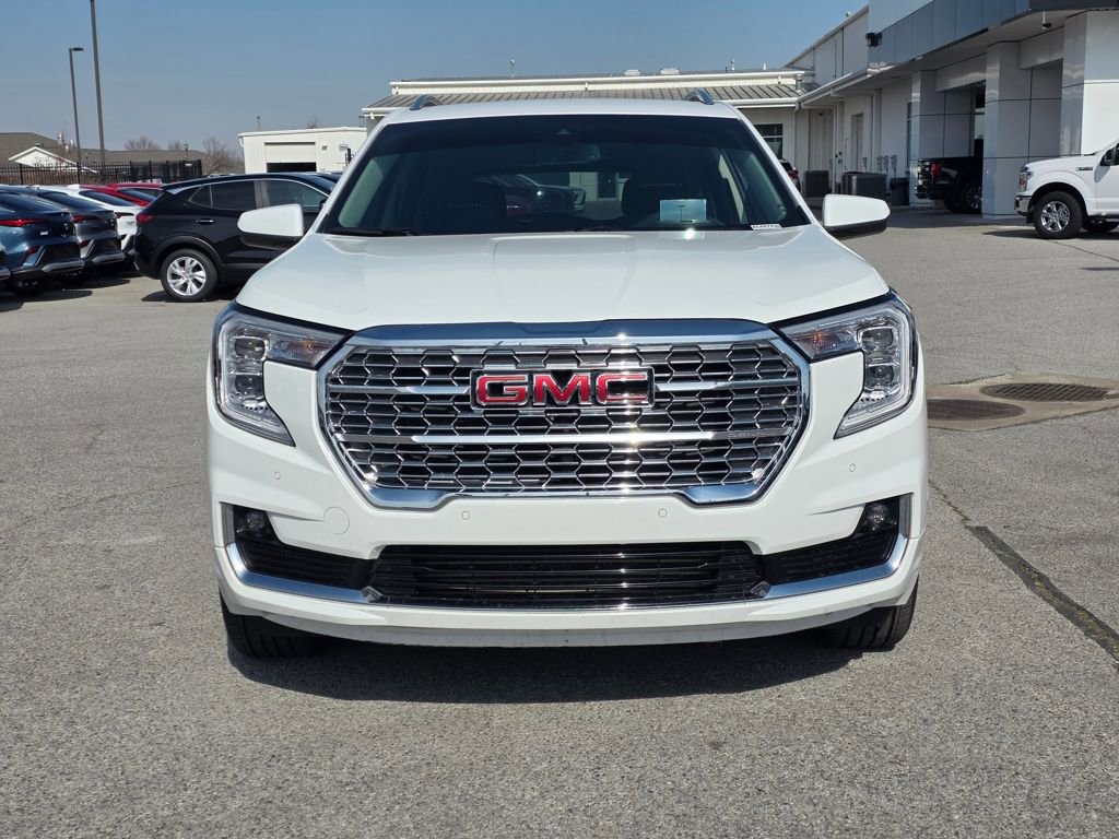 Used 2022 GMC Terrain Denali image 2