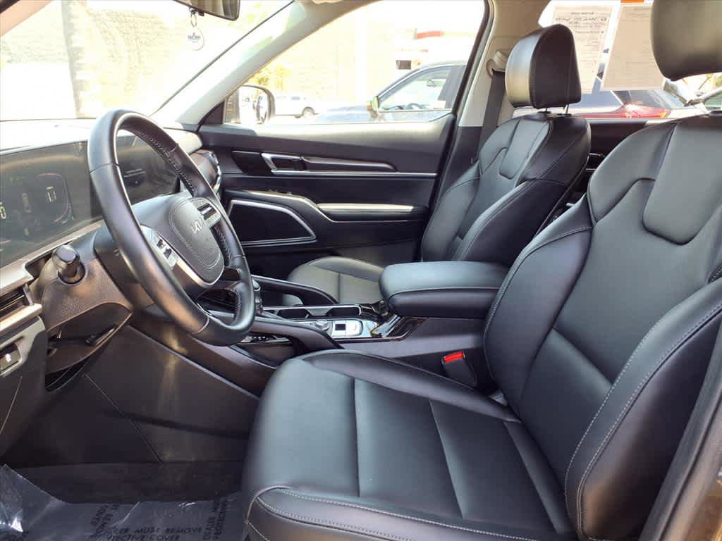 Used 2025 Kia Telluride S FWD image 17