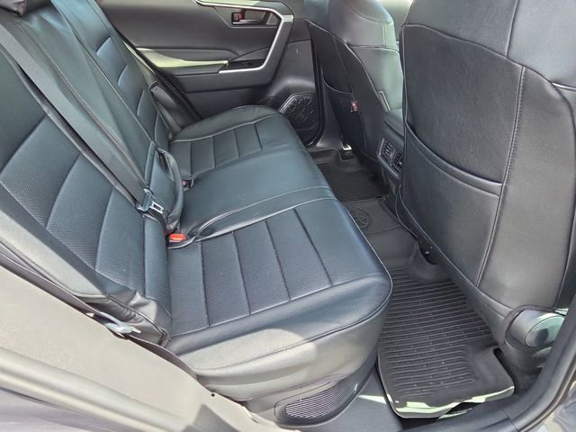 Used 2021 Toyota RAV4 LE AWD/4WD image 18