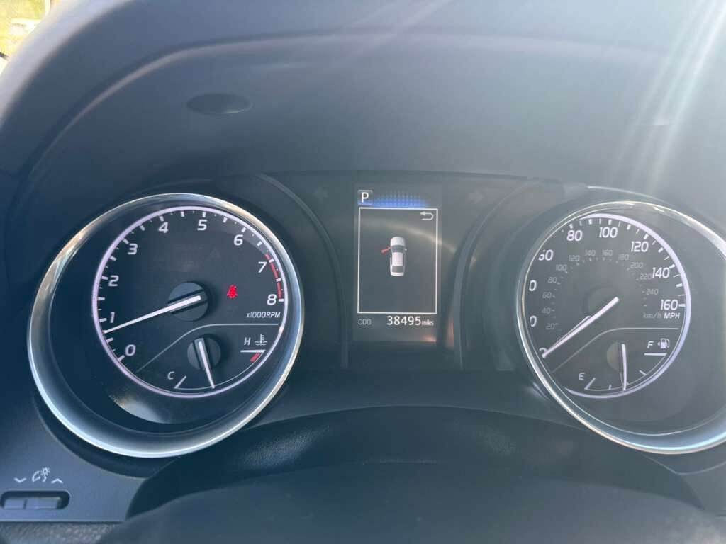 Used 2019 Toyota Camry LE FWD image 12