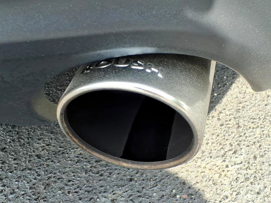 Used 2010 Ford Mustang GT image 15