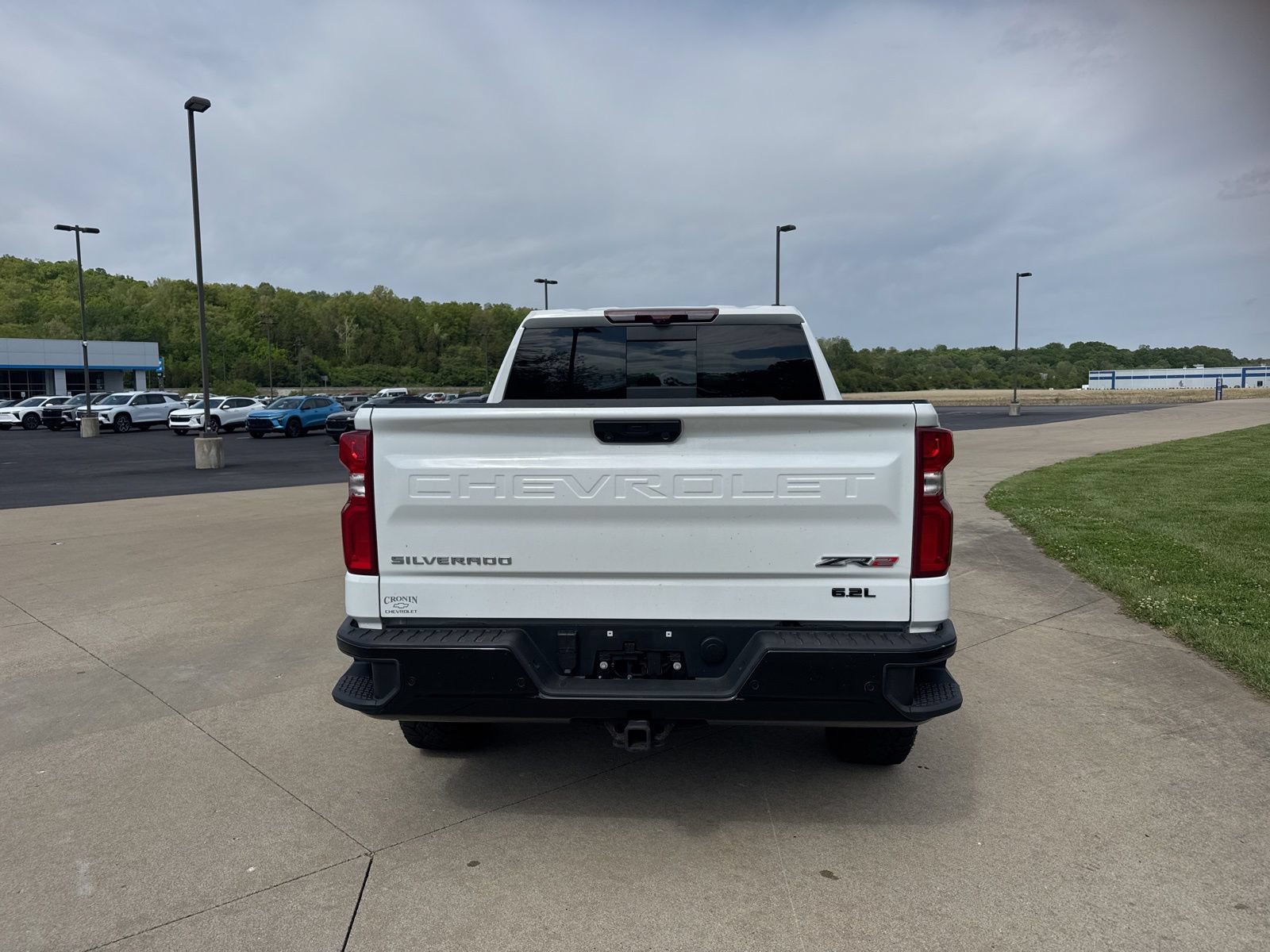 Used 2024 Chevrolet Silverado 1500 ZR2 w/ Technology Package AWD/4WD image 8