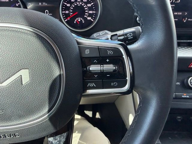 Used 2023 Kia Carnival LX image 33