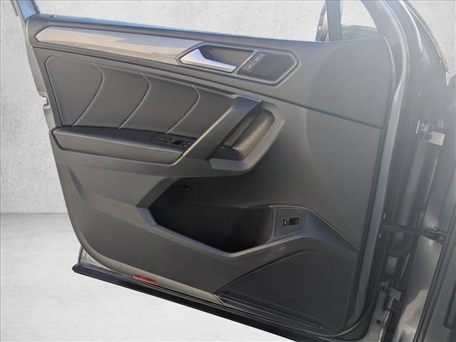 Used 2022 Volkswagen Tiguan SE image 15