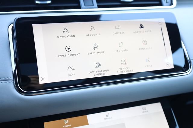 Used 2023 Land Rover Range Rover Evoque R-Dynamic SE image 17