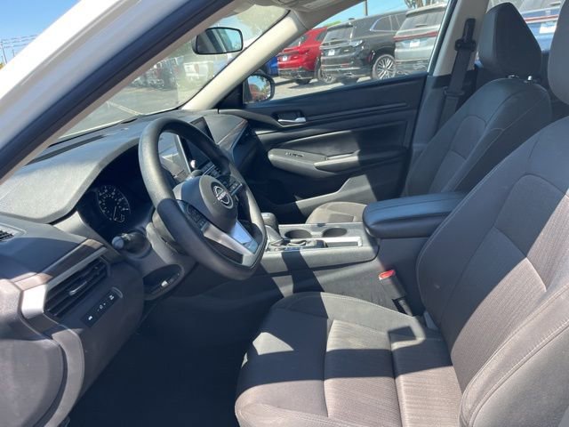 Used 2025 Nissan Altima 2.5 SV FWD image 7