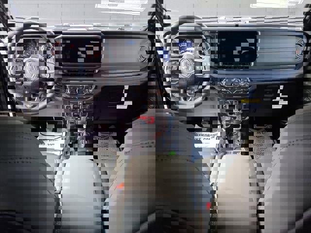 New 2026 Jeep Gladiator Mojave w/ Technology Group image 27