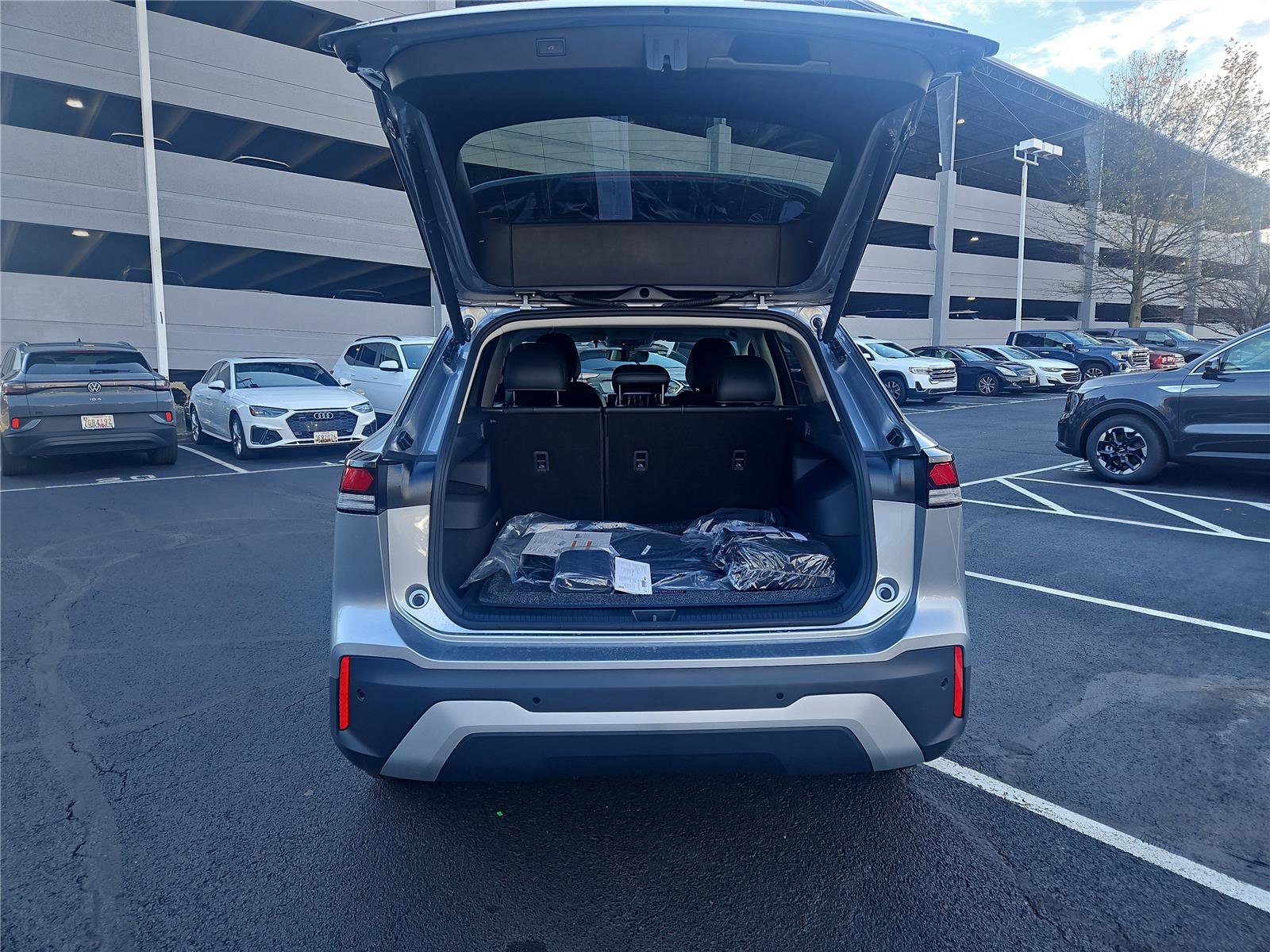 New 2026 Volkswagen Tiguan SE image 5