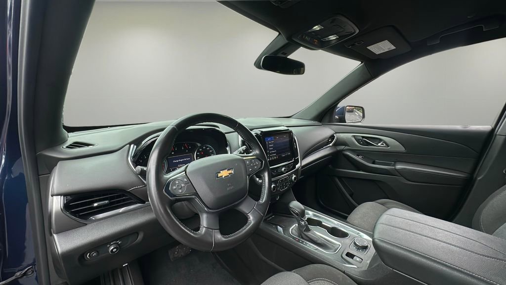 Used 2022 Chevrolet Traverse LT image 16
