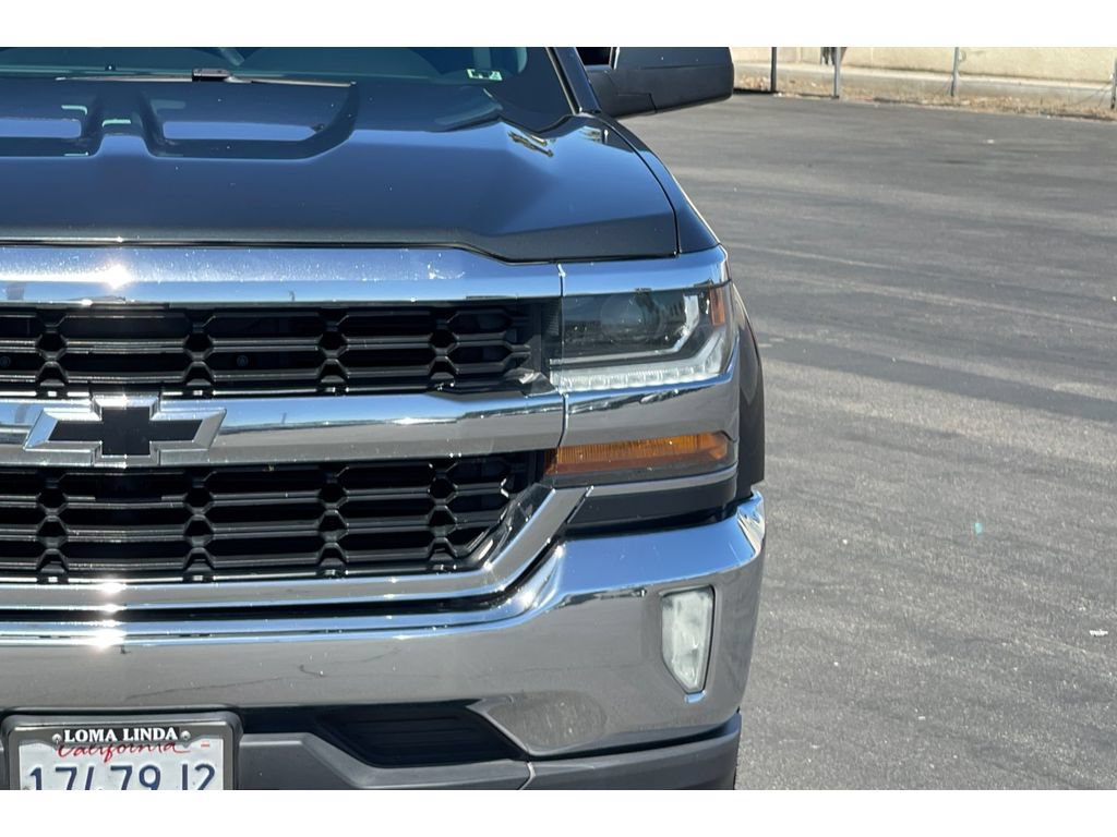 Used 2018 Chevrolet Silverado 1500 LT w/ All Star Edition RWD image 19