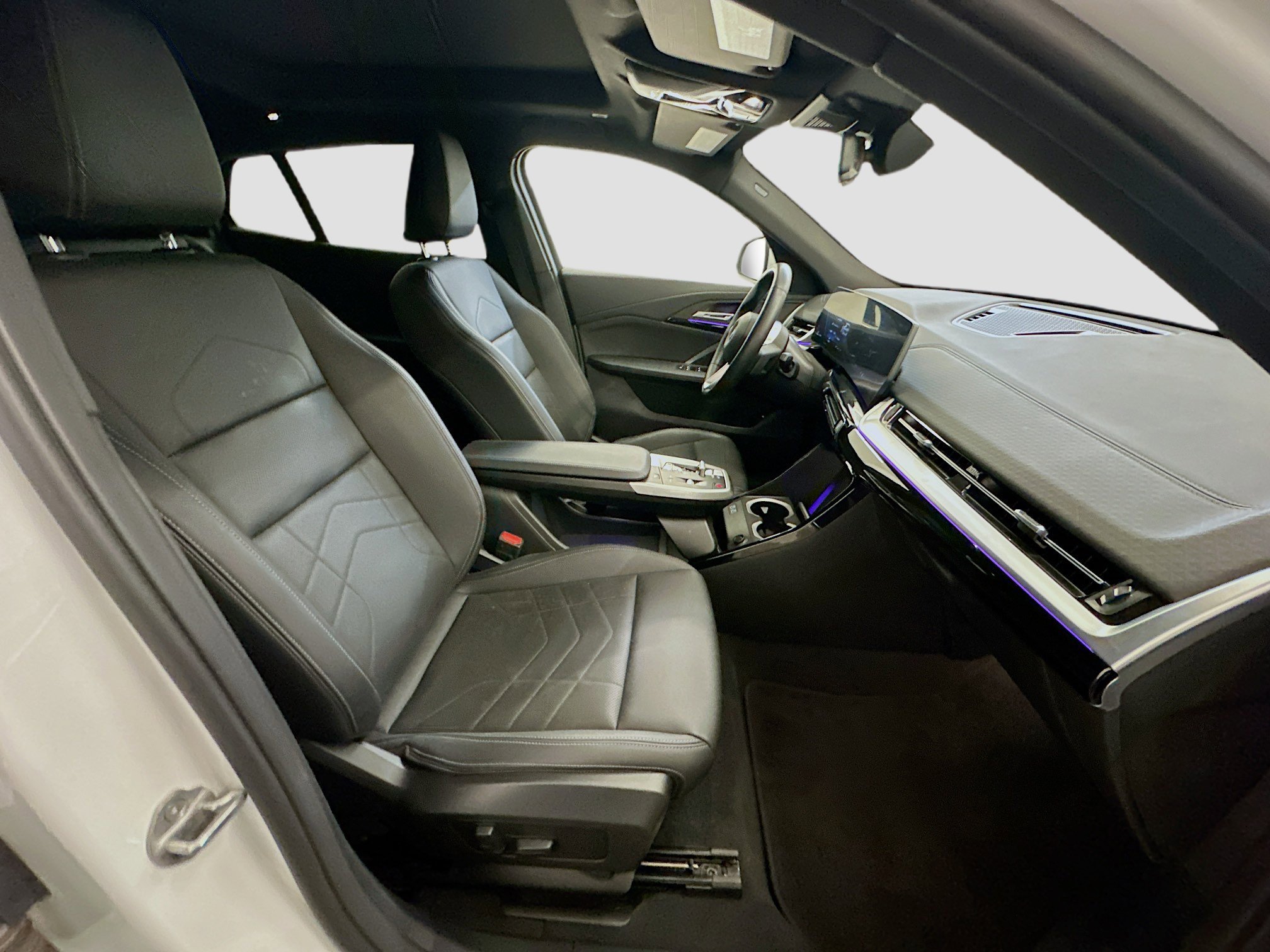 Used 2025 BMW X2 xDrive28i image 33