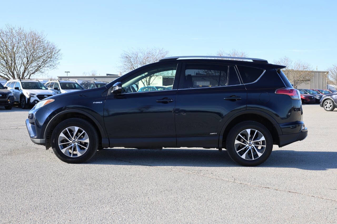 Used 2018 Toyota RAV4 XLE AWD/4WD image 8