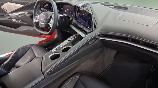 Used 2026 Chevrolet Corvette Stingray Premium Conv w/ Z51 Performance Package image 18