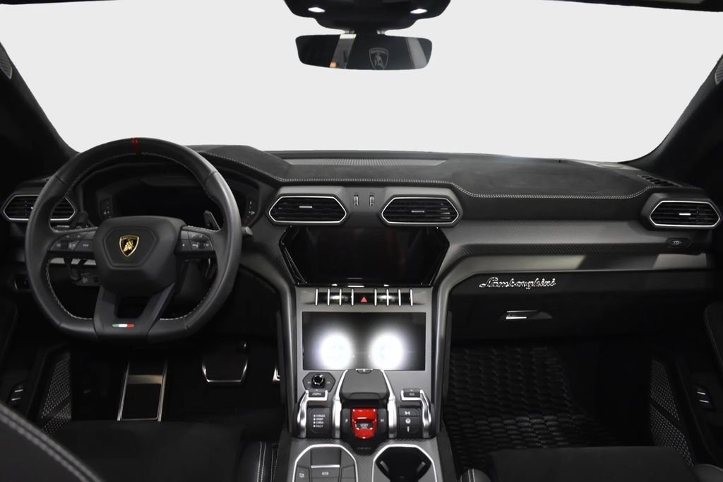 Used 2023 Lamborghini Urus Performante image 38