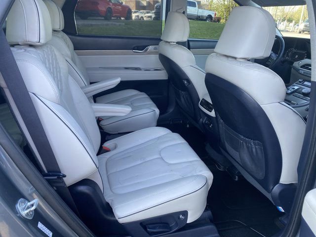 Used 2021 Hyundai Palisade Limited w/ Winter Package AWD/4WD image 18