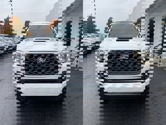 Used 2023 Toyota Tacoma TRD Sport image 4