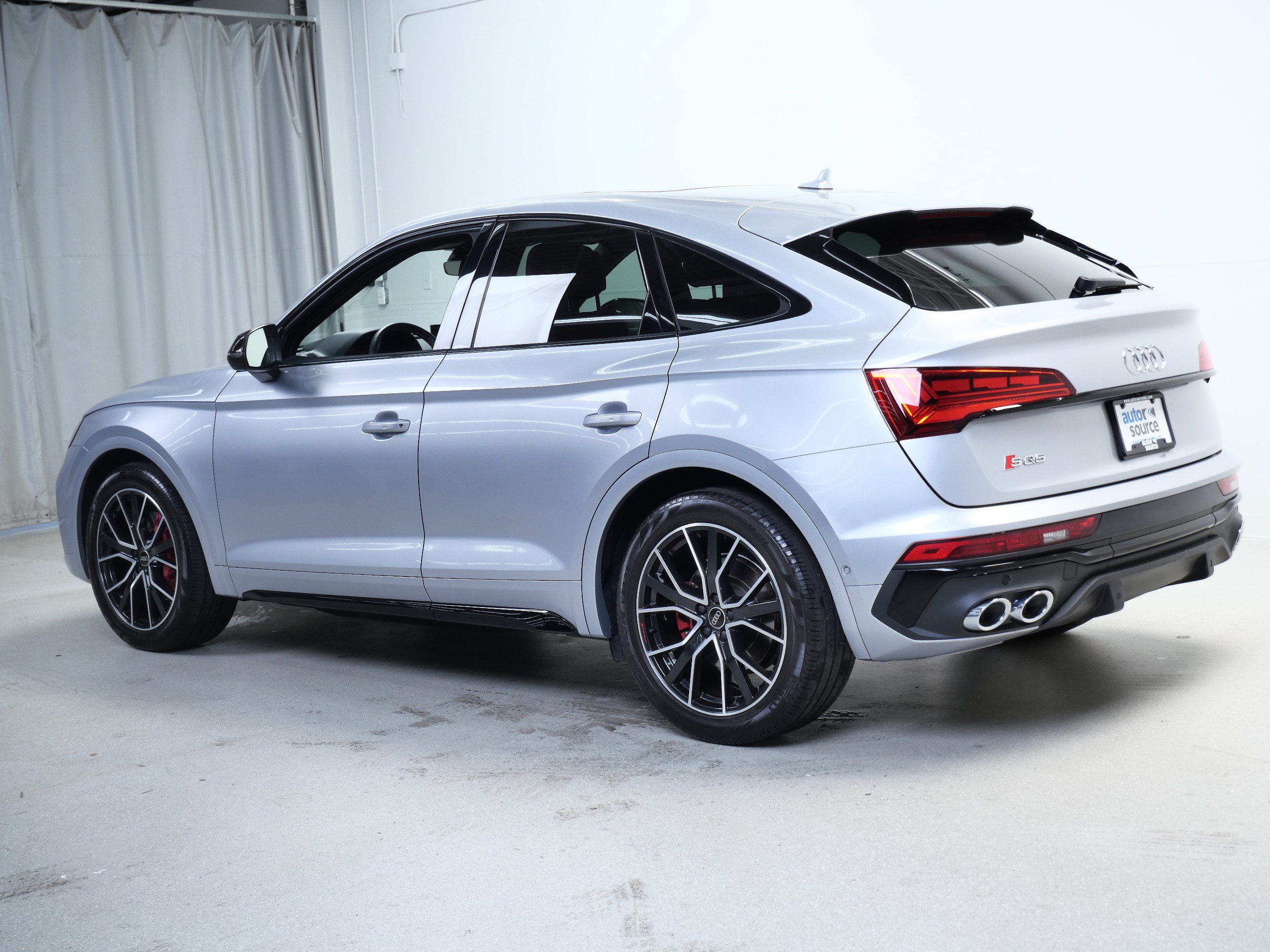Used 2023 Audi SQ5 Prestige w/ Prestige Package AWD/4WD image 11