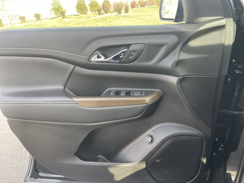 Used 2023 GMC Acadia SLE w/ Driver Convenience Package image 34