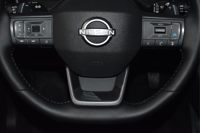 Used 2025 Nissan Rogue SV AWD/4WD image 26