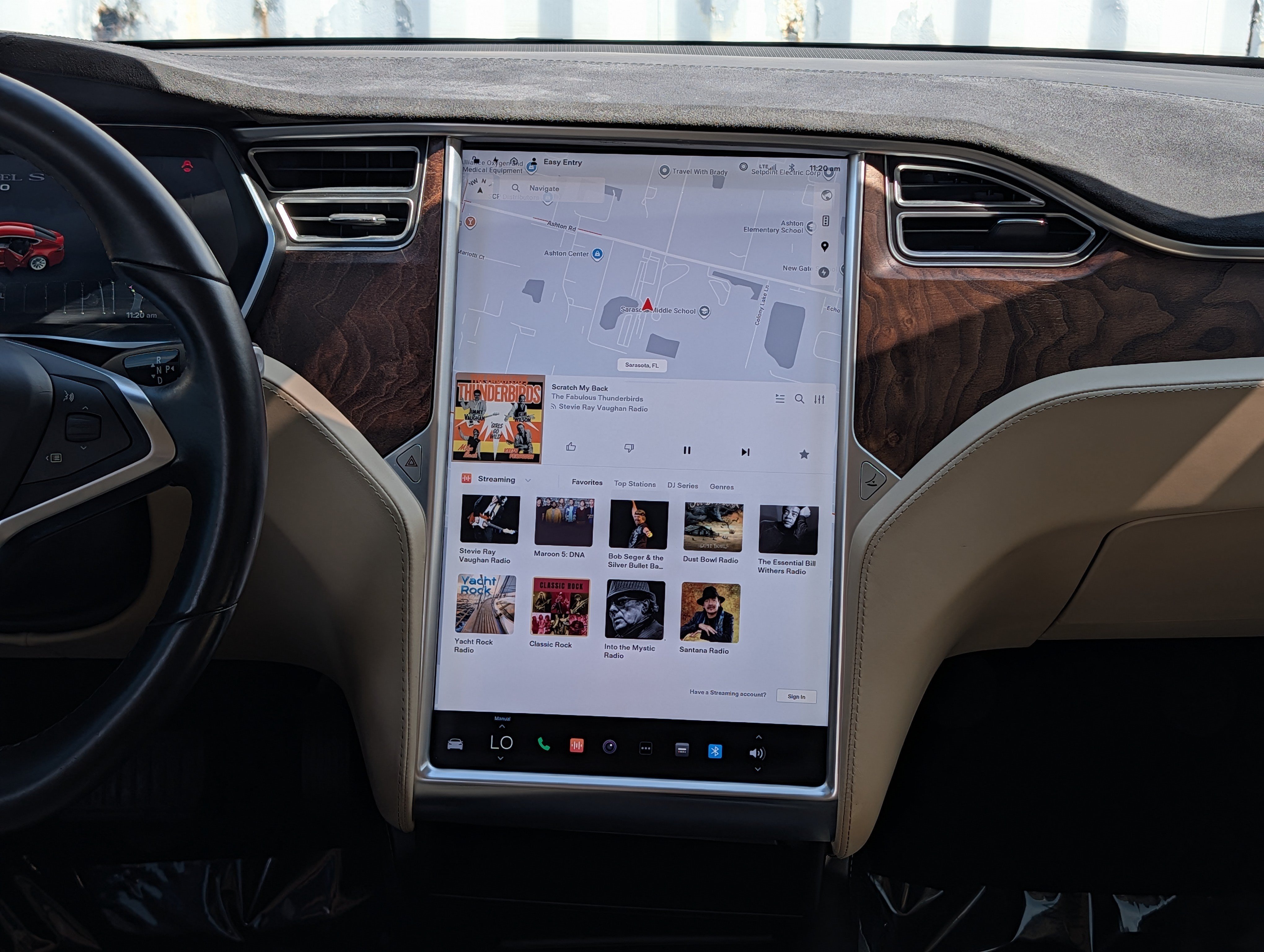 Used 2017 Tesla Model S 60 RWD image 18