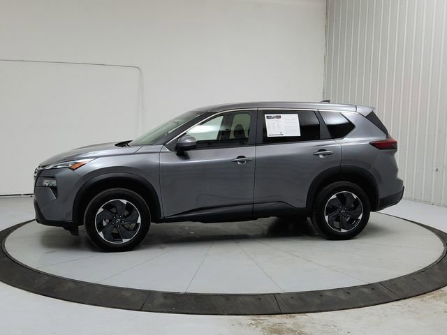 Used 2025 Nissan Rogue SV image 4