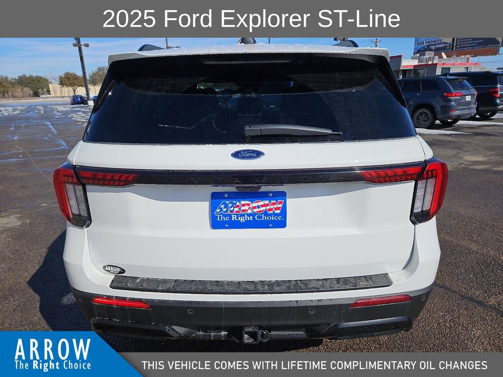 Used 2025 Ford Explorer ST-Line image 11