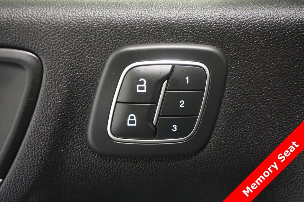 Used 2022 Ford Escape SEL w/ Technology Package image 7