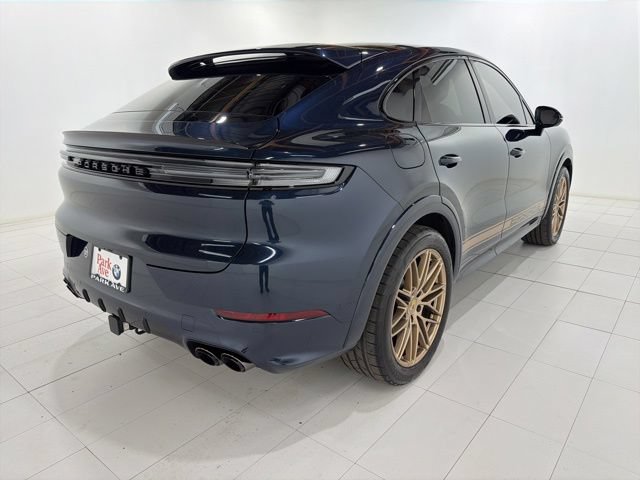 Used 2024 Porsche Cayenne Coupe AWD/4WD image 5