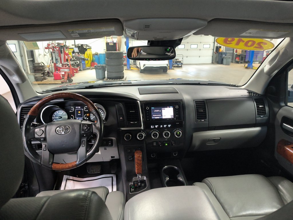Used 2019 Toyota Sequoia Platinum AWD/4WD image 17