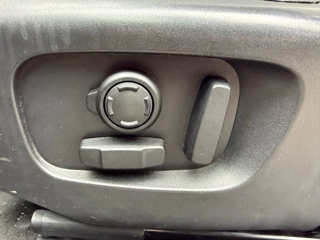 Used 2020 Land Rover Range Rover Evoque SE image 22